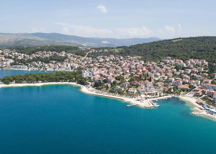 Apartment With Parking Space Okrug Gornji, Ciovo - 22441 *
